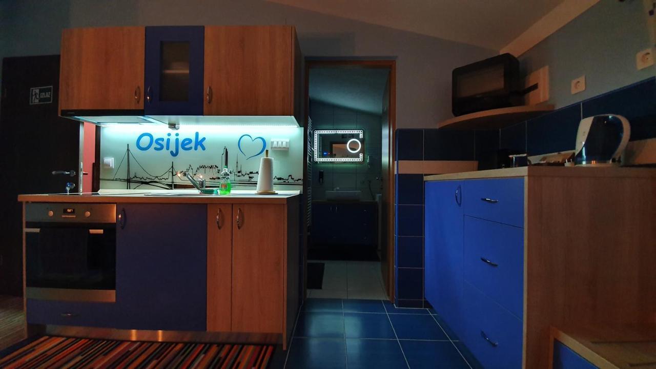 Design Apartments Red Blue Osijek Exterior foto