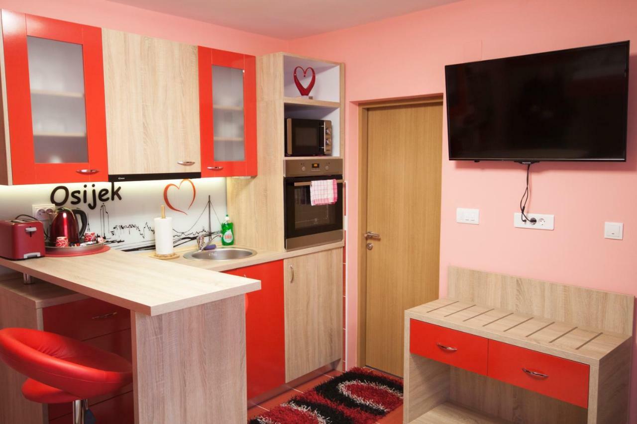 Design Apartments Red Blue Osijek Exterior foto